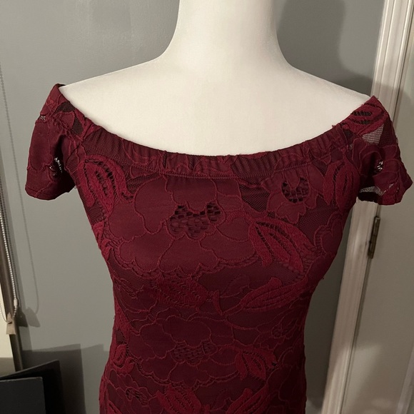 REVAMPED ~ MAROON LACY DRESS SIZE LARGE - Picture 2 of 8